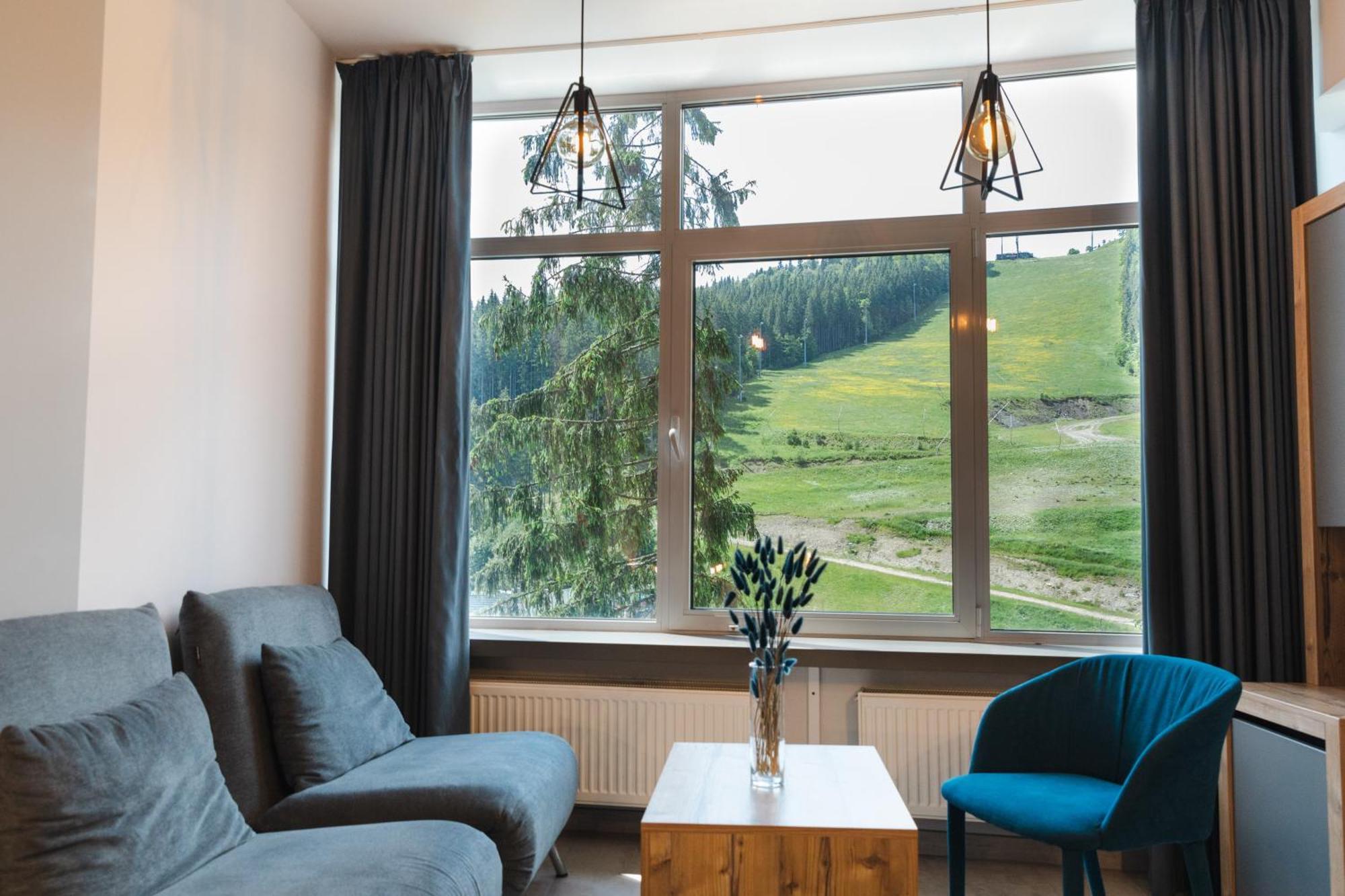 Hotel Blue Mountain Bukovel Esterno foto