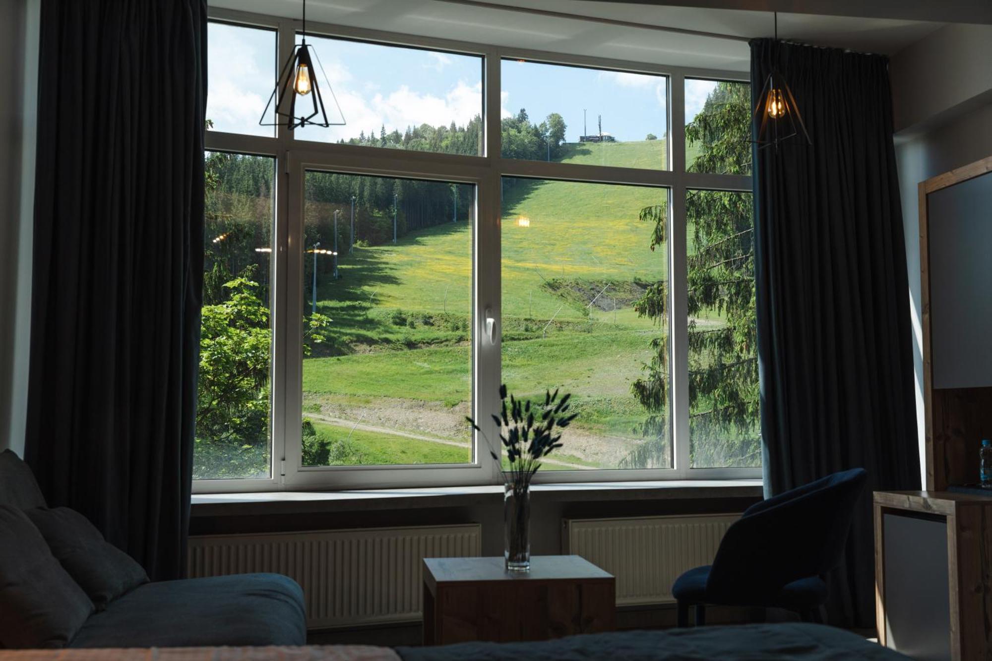 Hotel Blue Mountain Bukovel Esterno foto